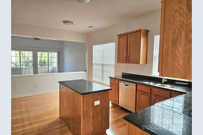 6423 Ridgeview Commons Drive, Charlotte, NC 28269 - Photo 7