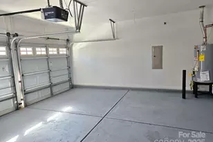 6423 Ridgeview Commons Dr, Charlotte, NC 28269 - Photo 19