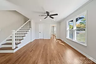 5609 Alanhurst Pl, Charlotte, NC 28217 - Photo 3