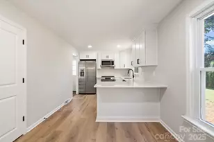 5609 Alanhurst Pl, Charlotte, NC 28217 - Photo 13