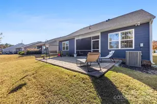 129 Picasso Trl, Mount Holly, NC 28120 - Photo 41