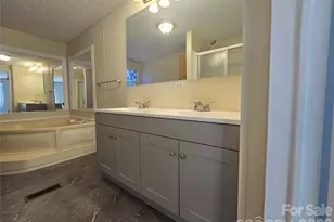 71 London Ln, Clyde, NC 28721 - Photo 23