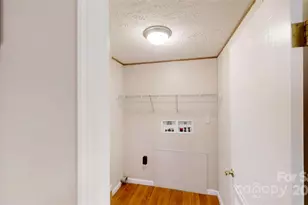 71 London Ln, Clyde, NC 28721 - Photo 9