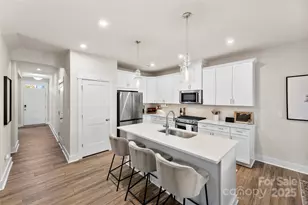 9722 Munsing Dr, Charlotte, NC 28269 - Photo 3