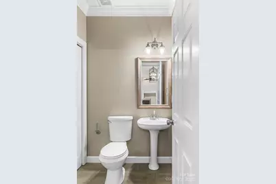 1131 38th Avenue NE, Hickory, NC 28601 - Photo 9