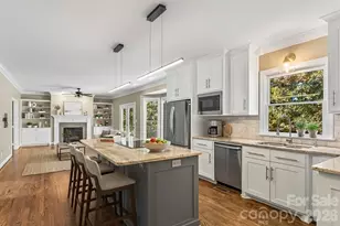 1131 38th Ave NE, Hickory, NC 28601 - Photo 1