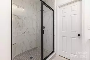 627 West Main Ext, Lincolnton, NC 28092 - Photo 17