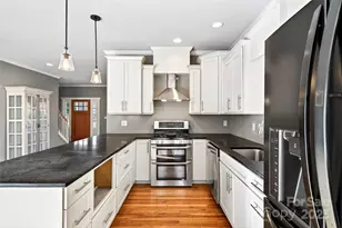 113 Craggy St, Black Mountain, NC 28711 - Photo 17