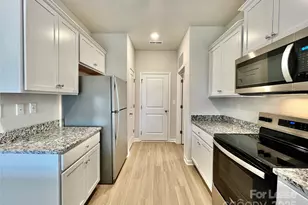 1428 Nia Rd, Charlotte, NC 28215 - Photo 5