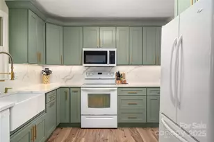 71 Bristol Ln, Hendersonville, NC 28792 - Photo 11