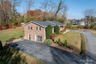 71 Bristol Ln, Hendersonville, NC 28792 - Photo 5