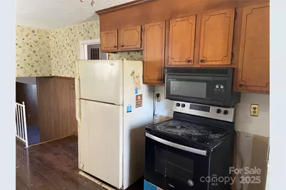 305 Red Roan Place, Charlotte, NC 28215 - Photo 11