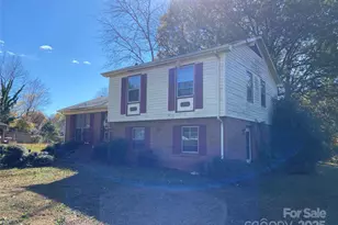 305 Red Roan Pl, Charlotte, NC 28215 - Photo 3