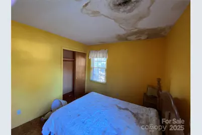 305 Red Roan Place, Charlotte, NC 28215 - Photo 21