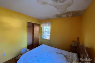 305 Red Roan Pl, Charlotte, NC 28215 - Photo 21