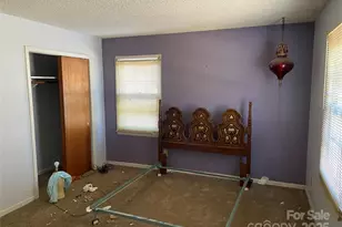 305 Red Roan Pl, Charlotte, NC 28215 - Photo 17