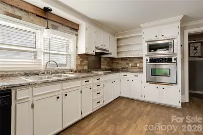 602 E Lee Avenue, Bessemer City, NC 28016 - Photo 11