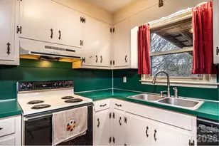 2570 Raintree St, Connelly Springs, NC 28612 - Photo 13