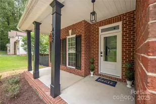 402 Sardis Rd N, Charlotte, NC 28270 - Photo 7