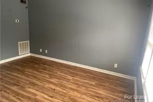 1425 20th Ave, Hickory, NC 28601 - Photo 7