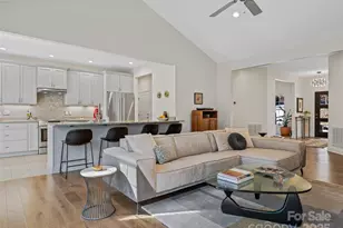 2508 Carriage Falls Ct, Hendersonville, NC 28791 - Photo 11