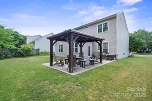 16337 Greybriar Forest Ln, Charlotte, NC 28278 - Photo 3