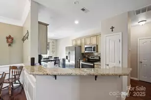 16337 Greybriar Forest Ln, Charlotte, NC 28278 - Photo 9