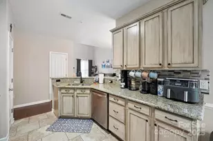 16337 Greybriar Forest Ln, Charlotte, NC 28278 - Photo 11