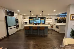 210 Hargett Ct, Charlotte, NC 28211 - Photo 27