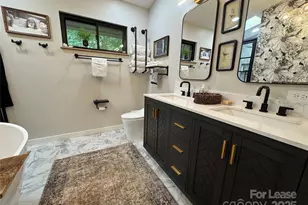 210 Hargett Ct, Charlotte, NC 28211 - Photo 37