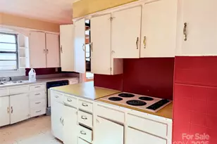 271 Sunny Brook Dr, Spruce Pine, NC 28777 - Photo 5