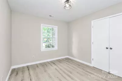 7118 April Ridge Lane, Charlotte, NC 28215 - Photo 9