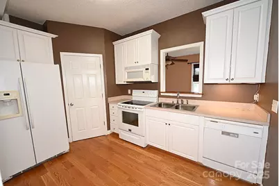 518 30th Avenue Circle NE, Hickory, NC 28601 - Photo 9