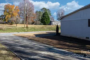 631 Powell Rd, Lenoir, NC 28645 - Photo 9