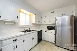 8410 Ramath Dr, Charlotte, NC 28211 - Photo 13