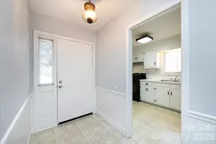 8410 Ramath Dr, Charlotte, NC 28211 - Photo 9