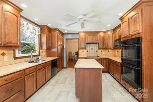 300 Gloucestershire Rd, Winston Salem, NC 27104 - Photo 7