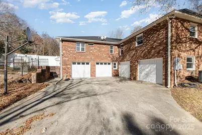 300 Gloucestershire Road, Winston Salem, NC 27104 - Photo 37