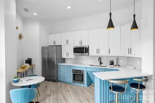 333 W Trade St, Charlotte, NC 28202 - Photo 17