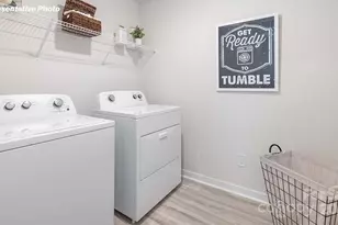 13129 Bristlehead Way, Charlotte, NC 28215 - Photo 17