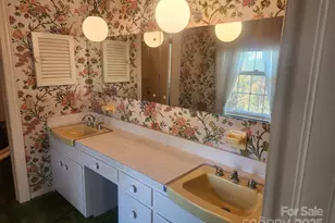 214 Robinwood Circle, Lenoir, NC 28645 - Photo 19