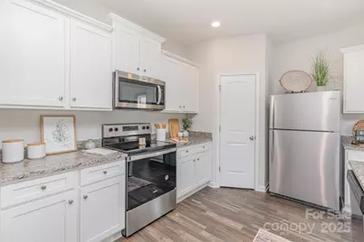 3101 Wynn Way, Charlotte, NC 28215 - Photo 9