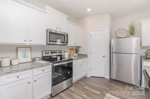 3101 Wynn Way, Charlotte, NC 28215 - Photo 9