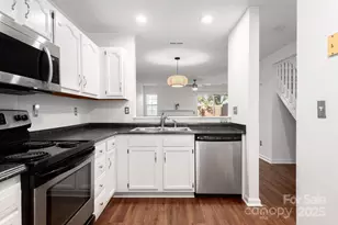 9204 Four Mile Crk Rd, Charlotte, NC 28277 - Photo 5