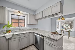 125 Exeter Ct, Hendersonville, NC 28791 - Photo 19