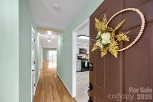 125 Exeter Ct, Hendersonville, NC 28791 - Photo 9