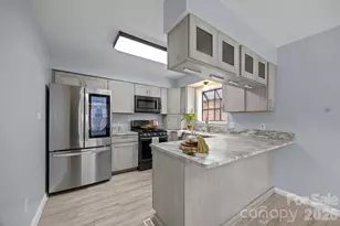 125 Exeter Ct, Hendersonville, NC 28791 - Photo 11
