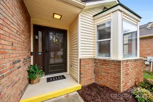 125 Exeter Ct, Hendersonville, NC 28791 - Photo 3