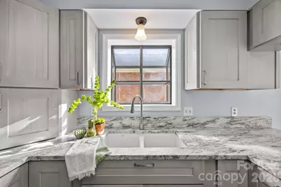 125 Exeter Court, Hendersonville, NC 28791 - Photo 17