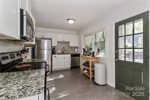 4236 Folkston Dr, Charlotte, NC 28205 - Photo 13